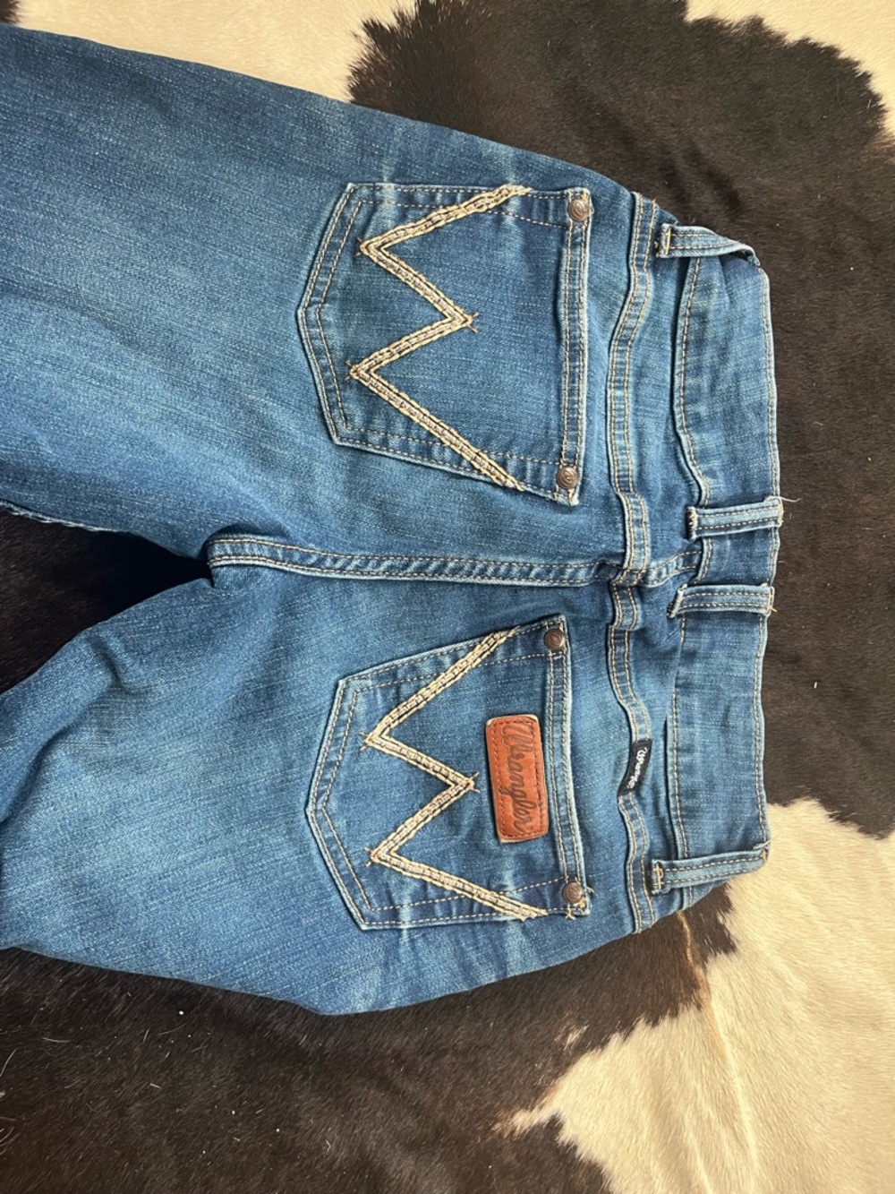 Wrangler Denim Jeans in Blue with Pink Accent - Picture 2 of 4